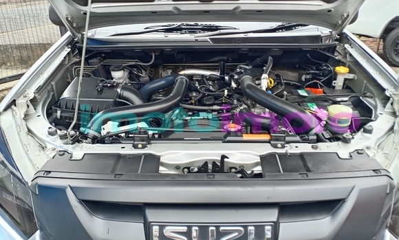 Buy Used Isuzu Kb 250 Silver Car in Johannesburg in Gauteng Buy Used Isuzu Kb 250 Silver Car in Johannesburg in Gauteng