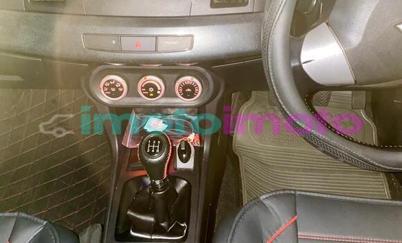 Buy Used Mitsubishi Lancer Gold Car in Nelspruit in Mpumalanga Buy Used Mitsubishi Lancer Gold Car in Nelspruit in Mpumalanga