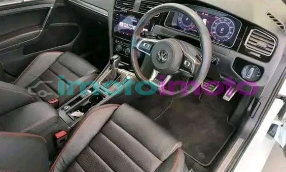 Buy Used Volkswagen Golf White Car in Booysens in Gauteng Buy Used Volkswagen Golf White Car in Booysens in Gauteng