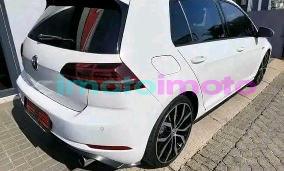 Buy Used Volkswagen Golf White Car in Booysens in Gauteng Buy Used Volkswagen Golf White Car in Booysens in Gauteng