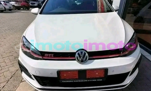 Buy Used Volkswagen Golf White Car in Booysens in Gauteng Buy Used Volkswagen Golf White Car in Booysens in Gauteng