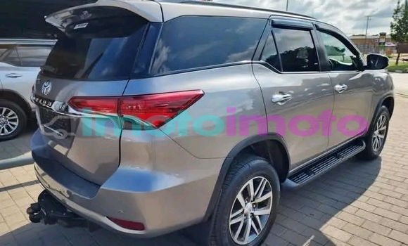 Buy Used Toyota Fortuner Other Car in Dainfern in Gauteng Buy Used Toyota Fortuner Other Car in Dainfern in Gauteng