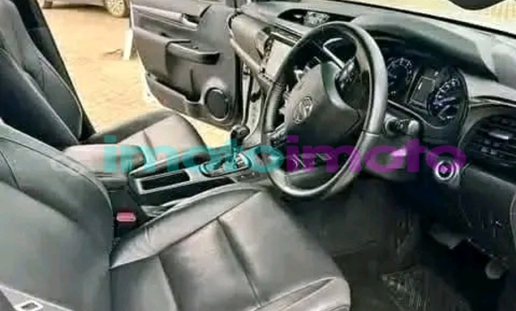 Buy Used Toyota Hilux White Car in Booysens in Gauteng Buy Used Toyota Hilux White Car in Booysens in Gauteng