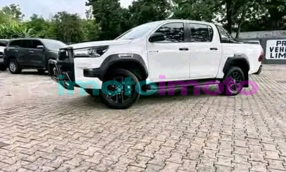 Buy Used Toyota Hilux White Car in Booysens in Gauteng Buy Used Toyota Hilux White Car in Booysens in Gauteng