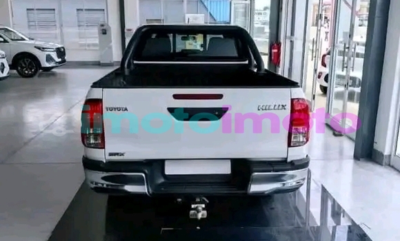 Buy Used Toyota Hilux White Car in Embalenhle in Mpumalanga Buy Used Toyota Hilux White Car in Embalenhle in Mpumalanga