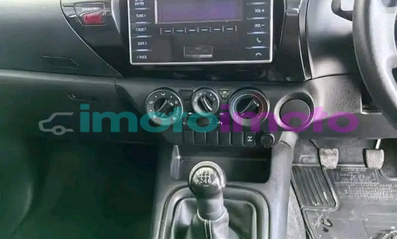 Buy Used Toyota Hilux White Car in Embalenhle in Mpumalanga Buy Used Toyota Hilux White Car in Embalenhle in Mpumalanga