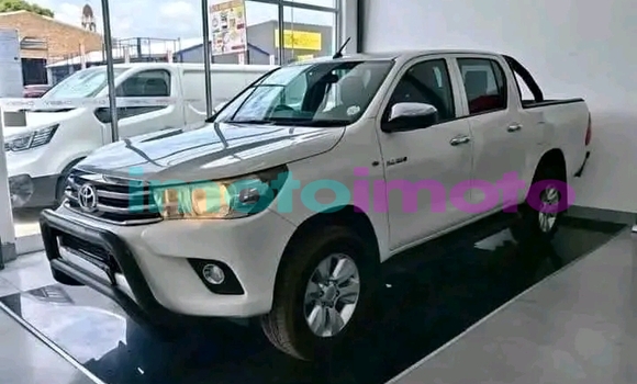 Buy Used Toyota Hilux White Car in Embalenhle in Mpumalanga Buy Used Toyota Hilux White Car in Embalenhle in Mpumalanga