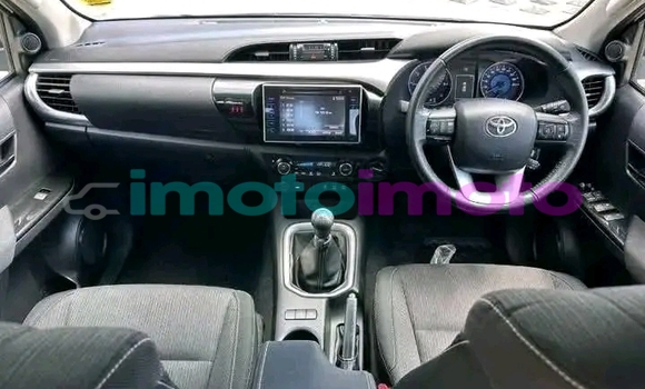 Buy Used Toyota Hilux White Car in Ellisras in Limpopo Buy Used Toyota Hilux White Car in Ellisras in Limpopo