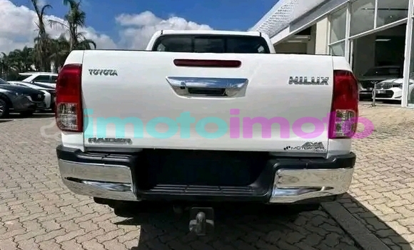 Buy Used Toyota Hilux White Car in Ellisras in Limpopo Buy Used Toyota Hilux White Car in Ellisras in Limpopo
