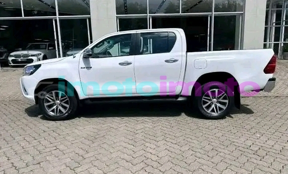 Buy Used Toyota Hilux White Car in Ellisras in Limpopo Buy Used Toyota Hilux White Car in Ellisras in Limpopo