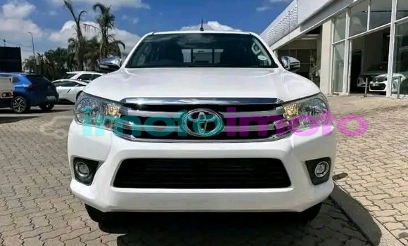 Buy Used Toyota Hilux White Car in Ellisras in Limpopo Buy Used Toyota Hilux White Car in Ellisras in Limpopo