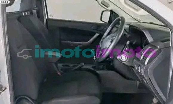 Buy Used Ford Ranger (North America) White Car in Dainfern in Gauteng Buy Used Ford Ranger (North America) White Car in Dainfern in Gauteng