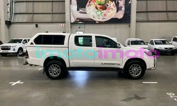 Buy Used Toyota Hilux White Car in Boksburg in Gauteng Buy Used Toyota Hilux White Car in Boksburg in Gauteng
