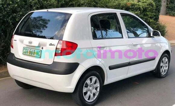 Buy Used Hyundai Getz White Car in Ermelo in Mpumalanga Buy Used Hyundai Getz White Car in Ermelo in Mpumalanga
