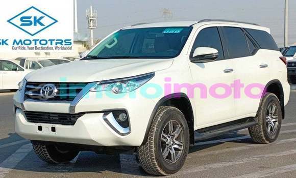Buy Import Toyota Fortuner White Car in Import - Dubai in Gauteng
