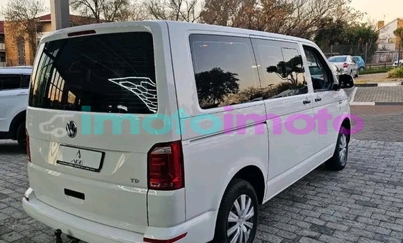 Buy Used Volkswagen Karmann-Ghia White Car in Boksburg in Gauteng Buy Used Volkswagen Karmann-Ghia White Car in Boksburg in Gauteng