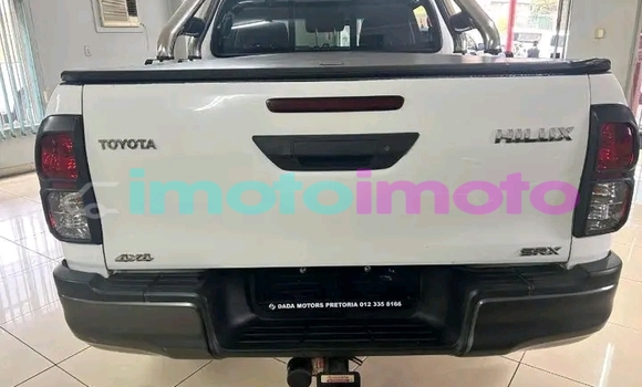 Buy Used Toyota Hilux White Car in Boksburg in Gauteng Buy Used Toyota Hilux White Car in Boksburg in Gauteng