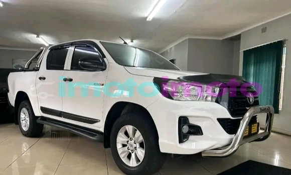 Buy Used Toyota Hilux White Car in Boksburg in Gauteng Buy Used Toyota Hilux White Car in Boksburg in Gauteng