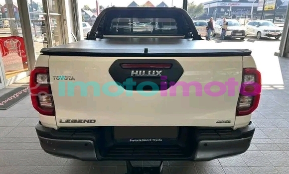 Buy Used Toyota Hilux White Car in Boksburg in Gauteng Buy Used Toyota Hilux White Car in Boksburg in Gauteng