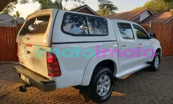 Buy Used Toyota Hilux White Car in Boksburg in Gauteng Buy Used Toyota Hilux White Car in Boksburg in Gauteng