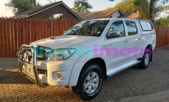 Buy Used Toyota Hilux White Car in Boksburg in Gauteng Buy Used Toyota Hilux White Car in Boksburg in Gauteng