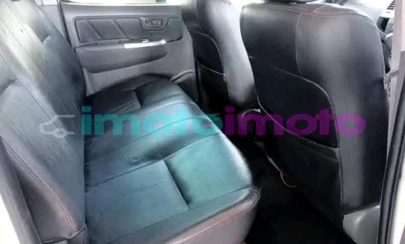 Buy Used Toyota Hilux White Car in Boksburg in Gauteng Buy Used Toyota Hilux White Car in Boksburg in Gauteng