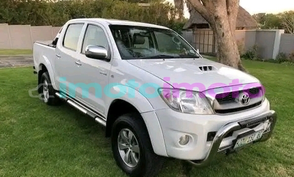 Buy Used Toyota Hilux White Car in Boksburg in Gauteng Buy Used Toyota Hilux White Car in Boksburg in Gauteng