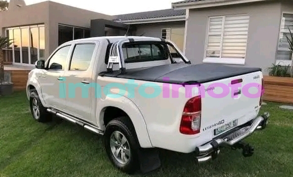 Buy Used Toyota Hilux White Car in Boksburg in Gauteng Buy Used Toyota Hilux White Car in Boksburg in Gauteng
