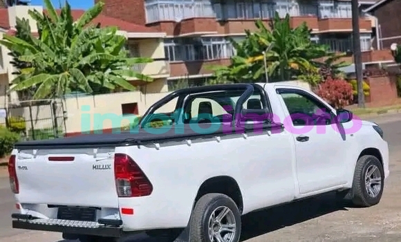 Buy Used Toyota Hilux White Car in Carltonville in Gauteng Buy Used Toyota Hilux White Car in Carltonville in Gauteng