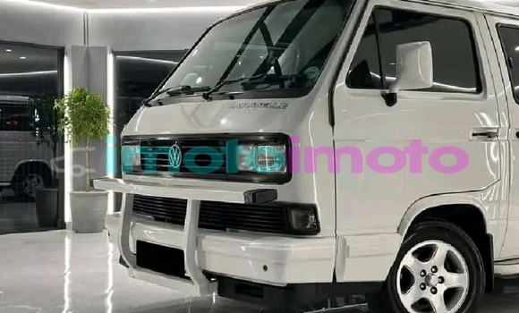 Buy Used Volkswagen Caravelle White Car in Dainfern in Gauteng Buy Used Volkswagen Caravelle White Car in Dainfern in Gauteng