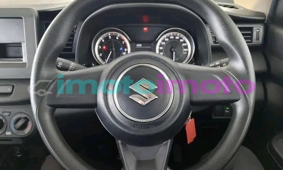 Buy Used Suzuki Ertiga White Car in Cullinan in Gauteng Buy Used Suzuki Ertiga White Car in Cullinan in Gauteng