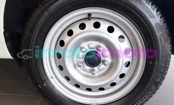 Buy Used Suzuki Ertiga White Car in Cullinan in Gauteng Buy Used Suzuki Ertiga White Car in Cullinan in Gauteng