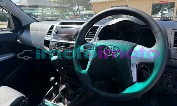 Buy Used Toyota Hilux White Car in Boksburg in Gauteng Buy Used Toyota Hilux White Car in Boksburg in Gauteng