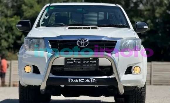 Buy Used Toyota Hilux White Car in Boksburg in Gauteng Buy Used Toyota Hilux White Car in Boksburg in Gauteng