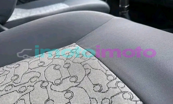 Buy Used Volkswagen Caravelle White Car in Boksburg in Gauteng Buy Used Volkswagen Caravelle White Car in Boksburg in Gauteng