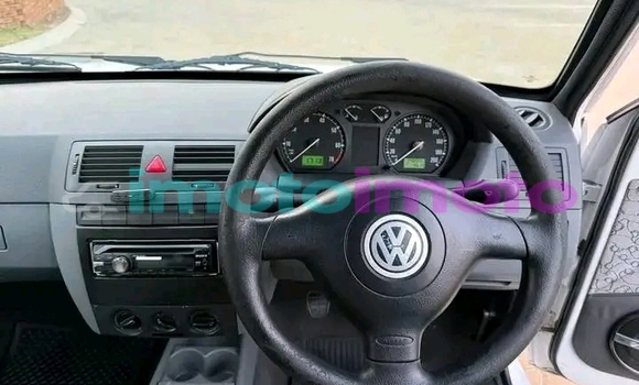 Buy Used Volkswagen Caravelle White Car in Boksburg in Gauteng Buy Used Volkswagen Caravelle White Car in Boksburg in Gauteng