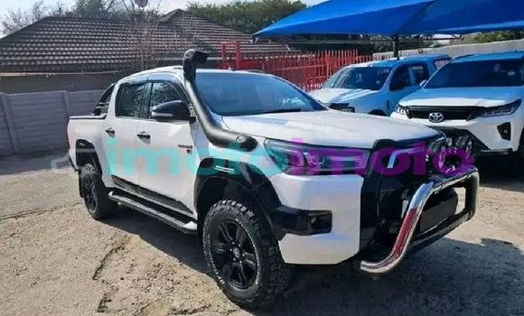 Buy Used Toyota Hilux White Car in Botleng in Mpumalanga Buy Used Toyota Hilux White Car in Botleng in Mpumalanga