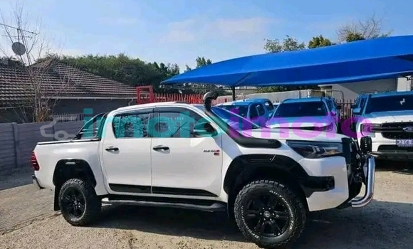 Buy Used Toyota Hilux White Car in Botleng in Mpumalanga Buy Used Toyota Hilux White Car in Botleng in Mpumalanga