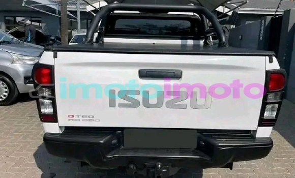 Buy Used Isuzu Kb 250 White Car in Dainfern in Gauteng Buy Used Isuzu Kb 250 White Car in Dainfern in Gauteng