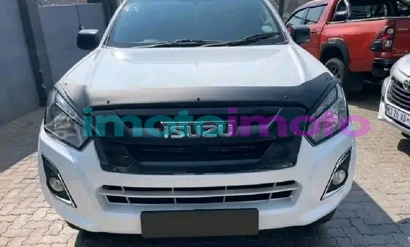 Buy Used Isuzu Kb 250 White Car in Dainfern in Gauteng Buy Used Isuzu Kb 250 White Car in Dainfern in Gauteng