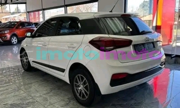 Buy Used Hyundai i20 White Car in Boksburg in Gauteng Buy Used Hyundai i20 White Car in Boksburg in Gauteng