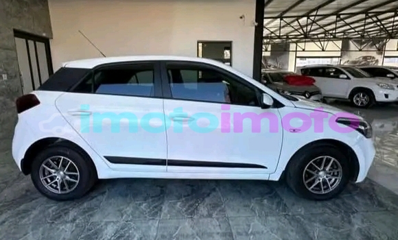 Buy Used Hyundai i20 White Car in Boksburg in Gauteng Buy Used Hyundai i20 White Car in Boksburg in Gauteng