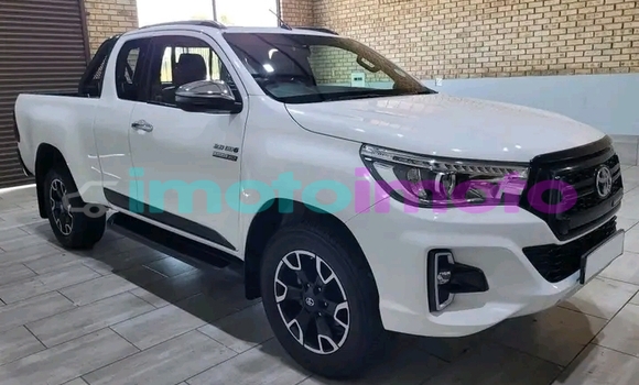 Buy Used Toyota Hilux White Car in Benoni in Gauteng Buy Used Toyota Hilux White Car in Benoni in Gauteng