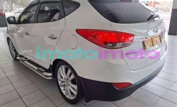 Buy Used Hyundai ix35 White Car in Benoni in Gauteng Buy Used Hyundai ix35 White Car in Benoni in Gauteng