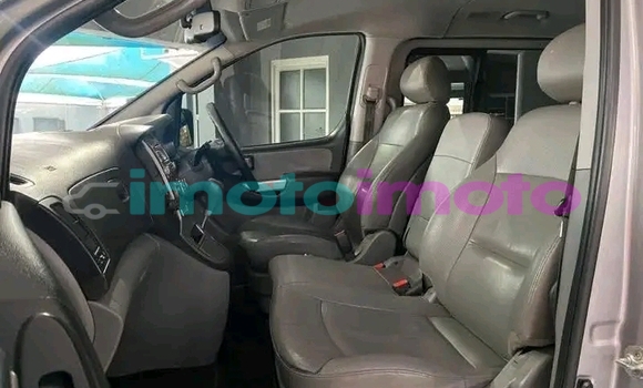 Buy Used Hyundai H1 Silver Car in Benoni in Gauteng Buy Used Hyundai H1 Silver Car in Benoni in Gauteng