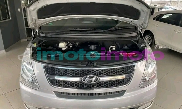 Buy Used Hyundai H1 Silver Car in Benoni in Gauteng Buy Used Hyundai H1 Silver Car in Benoni in Gauteng