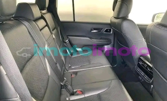 Buy Used Toyota Land Cruiser White Car in Brakpan in Gauteng Buy Used Toyota Land Cruiser White Car in Brakpan in Gauteng