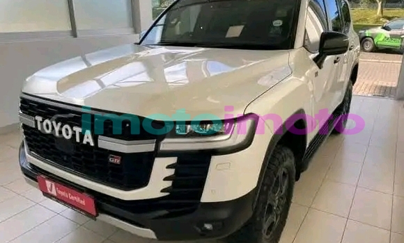 Buy Used Toyota Land Cruiser White Car in Brakpan in Gauteng Buy Used Toyota Land Cruiser White Car in Brakpan in Gauteng