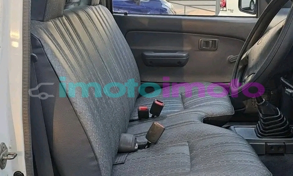 Buy Used Toyota Hilux White Car in Dendron in Limpopo Buy Used Toyota Hilux White Car in Dendron in Limpopo