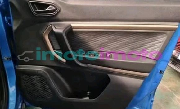 Buy Used Renault Kadjar Blue Car in Booysens in Gauteng Buy Used Renault Kadjar Blue Car in Booysens in Gauteng